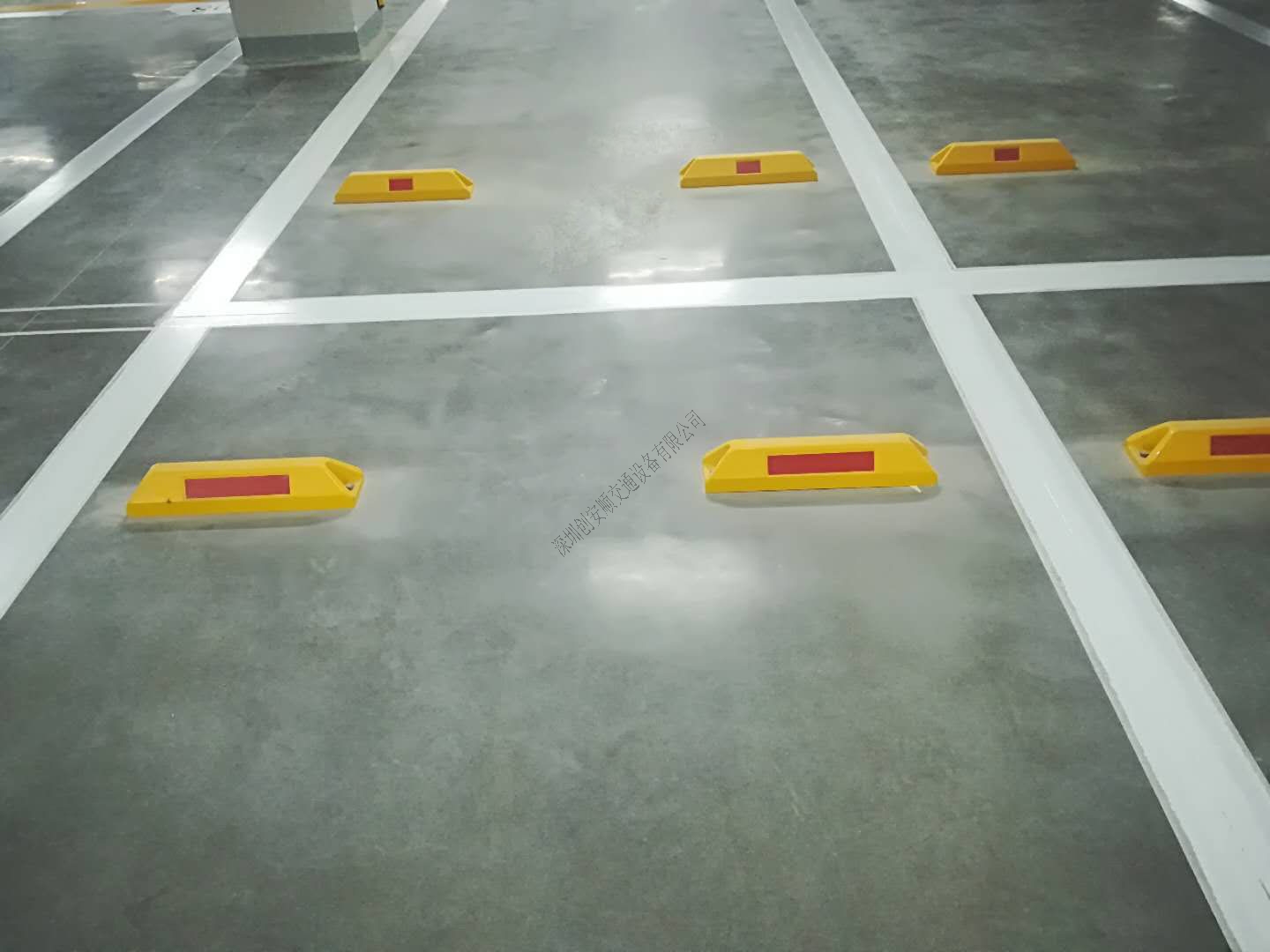 地下車(chē)位擋車(chē)器